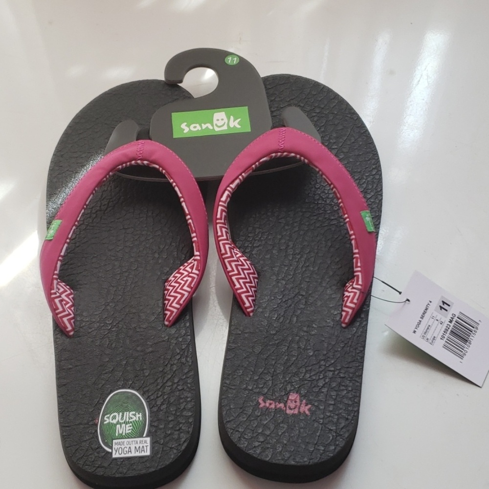 Sanuk yoga serenity flip flops